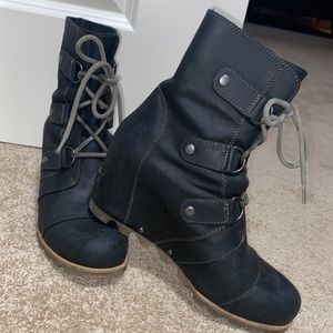 Sorel black wedge boots